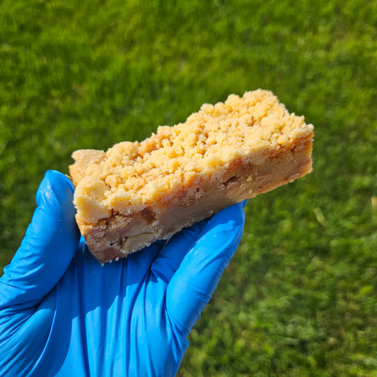 Caramel Apple Crumble Blondie