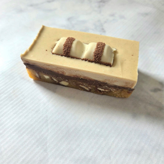 Kinder Blondie (New Larger Size)