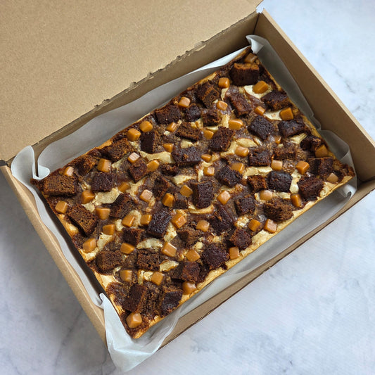 Sticky Toffee Blondie Traybake